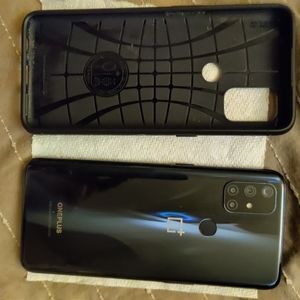 Oneplus Nord N10 5G 128gb x 8gb w/cracked screen. Doesn't effect it. Works great